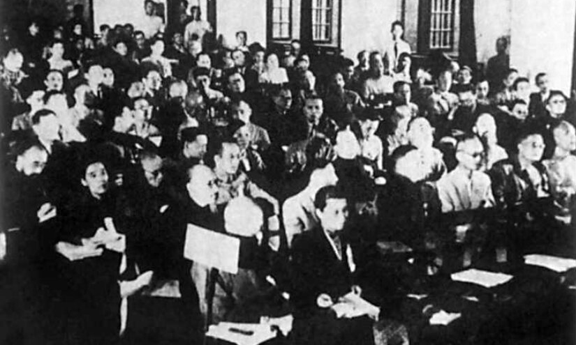 5-1：1938年7月，国民参政会第一届第一次会议在武汉召开。