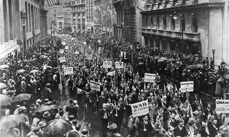 5-5：1937年8月，旅美华侨在纽约举行抗日示威游行，声援祖国抗战。