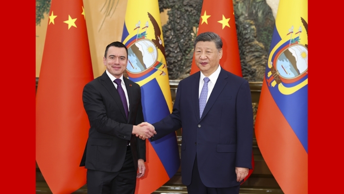Xi meets Ecuadorian president
