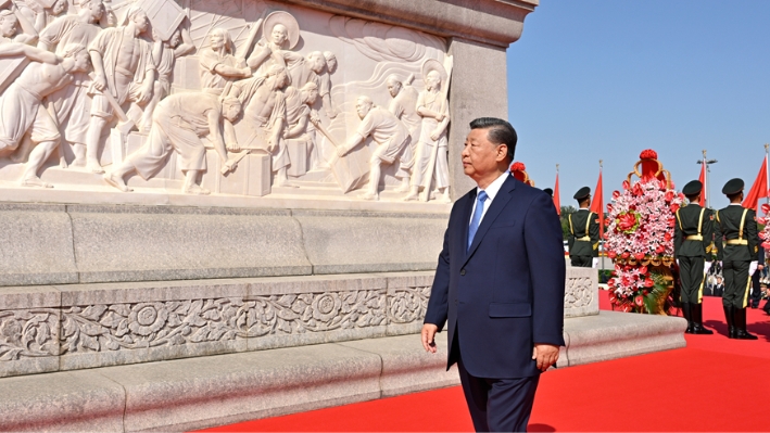 Xi pays tribute to national heroes on Martyrs' Day