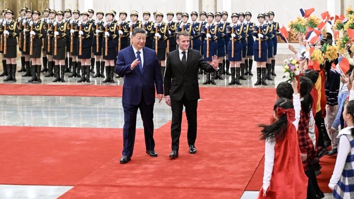 Chinese, French leaders vow to strengthen bilateral cooperation