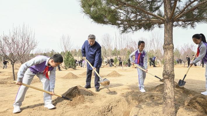 Xi urges mobilizing whole society in tree-planting efforts