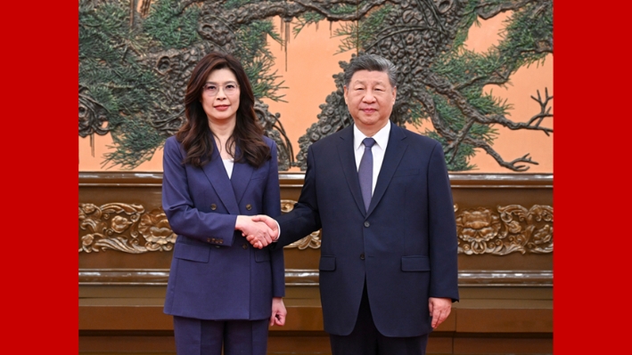 Xi meets KMT leader Cheng Li-wun in Beijing